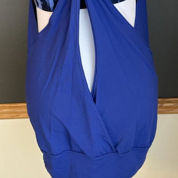 EUC Lululemon Nouveau Limits Tank Sapphire Blue, Size 8 - Picture 12 of 14